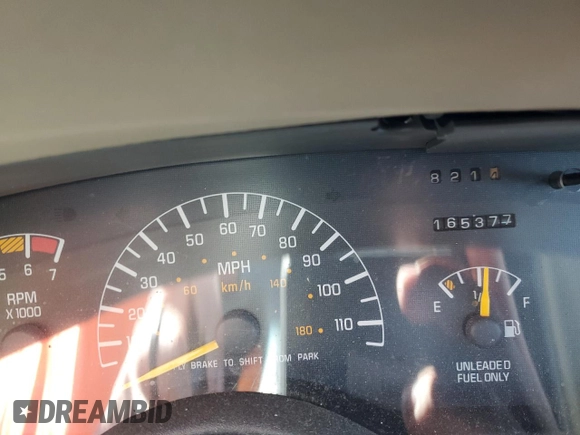 1999 Pontiac Bonneville SE z VIN 1G2HX52K8XH242092, wystawiony jako Copart lot #46260935 z przebiegiem 165 377 mil mil oraz Szkoda całkowita • Salvage title. Historia ofert i sprzedaży dostępna na DreamBid. Obrazek 9.