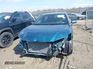 2025 Toyota Camry LE z VIN 4T1DBADK3SU512081, wystawiony jako IAAI lot #41762607 z przebiegiem 6 112 mil mil oraz . Historia ofert i sprzedaży dostępna na DreamBid. Obrazek 13.
