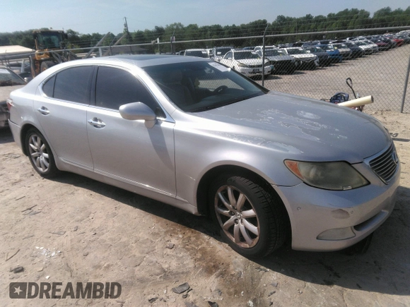 2007 Lexus LS 460 with VIN JTHBL46F575038824, listed as a IAAI auction lot 42167482 with 231,934 mi miles. Bid and sale history available at carsss.com. Image 1.