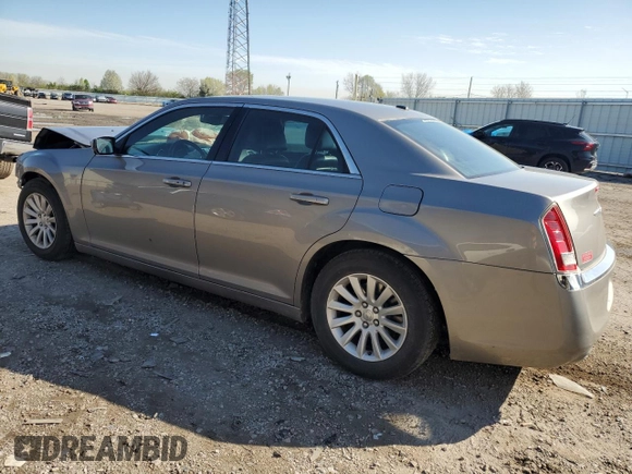 2014 Chrysler 300 z VIN 2C3CCAAG3EH141528, wystawiony jako Copart lot #53688225 z przebiegiem 132 298 mil mil oraz Szkody całkowita. Historia ofert i sprzedaży dostępna na DreamBid. Obrazek 2.