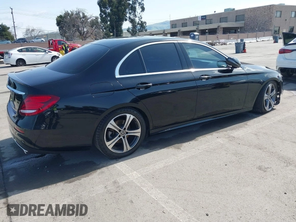 2019 Mercedes-Benz E 300 z VIN WDDZF4JB9KA509360, wystawiony jako IAAI lot #41846674 z przebiegiem 202 663 mil mil oraz . Historia ofert i sprzedaży dostępna na DreamBid. Obrazek 4.