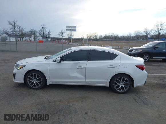 2019 Acura ILX w/Premium Pkg with VIN 19UDE2F7XKA002713, listed as a IAAI auction lot 41666039 with 73,332 mi miles. Bid and sale history available at carsss.com. Image 14.