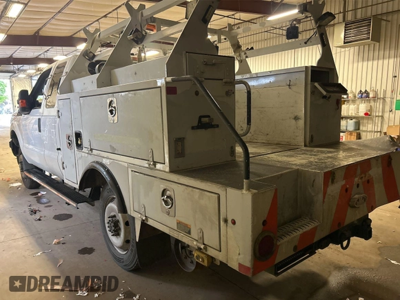 2016 Ford F-250 XLT with VIN 1FT7X2B69GEB70975, listed as a IAAI auction lot 42631424 with 238,000 mi miles and . Bid and sale history available at DreamBid. Image 2.