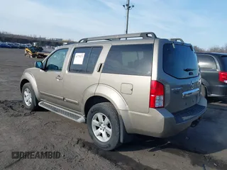 2008 Nissan Pathfinder S z VIN 5N1AR18B38C663168, wystawiony jako IAAI lot #41779271 z przebiegiem 137 464 mil mil oraz . Historia ofert i sprzedaży dostępna na DreamBid. Obrazek 3.