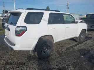 2019 Toyota 4Runner SR5 with VIN JTEBU5JRXK5700956, listed as a IAAI auction lot 41999972 with 61,032 mi miles and . Bid and sale history available at DreamBid. Image 4.