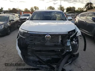 2024 Volkswagen Atlas SE with VIN 1V2LE2CA5RC201644, listed as a Copart auction lot 77458394 with 47,523 mi miles and Salvage title. Bid and sale history available at DreamBid. Image 5.