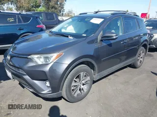 2018 Toyota RAV4 XLE z VIN JTMWFREV4JJ168138, wystawiony jako IAAI lot #41845337 z przebiegiem 122 509 mil mil oraz . Historia ofert i sprzedaży dostępna na DreamBid. Obrazek 23.