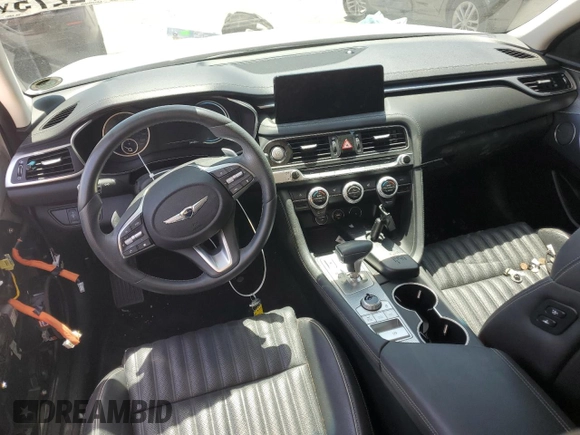 2022 Genesis G70 2.0T with VIN KMTG34TA6NU098521, listed as a Copart auction lot 55772275 with 30,439 mi miles and Salvage title. Bid and sale history available at DreamBid. Image 8.