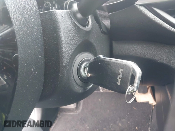 2023 Kia Forte LXS z VIN 3KPF24ADXPE544309, wystawiony jako IAAI lot #41722008 z przebiegiem 61 154 mil mil oraz . Historia ofert i sprzedaży dostępna na DreamBid. Obrazek 11.