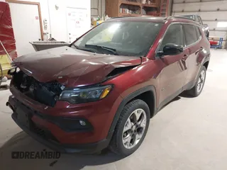 2022 Jeep Compass Latitude with VIN 3C4NJDBBXNT110637, listed as a IAAI auction lot 41967575 with 36,933 mi miles and . Bid and sale history available at DreamBid. Image 17.