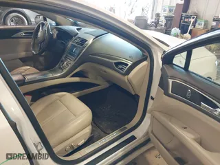 2017 Lincoln MKZ Reserve with VIN 3LN6L5F94HR662322, listed as a IAAI auction lot 41268469 with 113,511 mi miles. Bid and sale history available at carsss.com. Image 5.