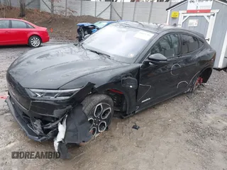 2024 Ford Mustang Mach-E GT z VIN 3FMTK4SX7RMA26092, wystawiony jako IAAI lot #41693702 z przebiegiem 2 089 mil mil oraz . Historia ofert i sprzedaży dostępna na DreamBid. Obrazek 25.