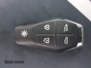 2023 Fisker Ocean One z VIN VCF1ZBU22PG004277, wystawiony jako IAAI lot #41968848 z przebiegiem Nie podano mil oraz . Historia ofert i sprzedaży dostępna na DreamBid. Obrazek 11.