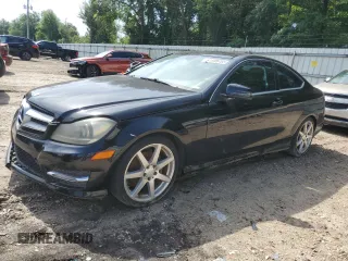 2013 Mercedes-Benz C 250 z VIN WDDGJ4HBXDG114602, wystawiony jako Copart lot #61898485 z przebiegiem 126 279 mil mil oraz Czysty tytuł • Clean title. Historia ofert i sprzedaży dostępna na DreamBid. Obrazek 1.