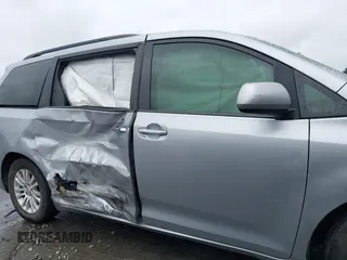 2017 Toyota Sienna XLE Auto Access Seat with VIN 5TDYZ3DCXHS888196, listed as a IAAI auction lot 41730418 with 131,201 mi miles. Bid and sale history available at carsss.com. Image 13.