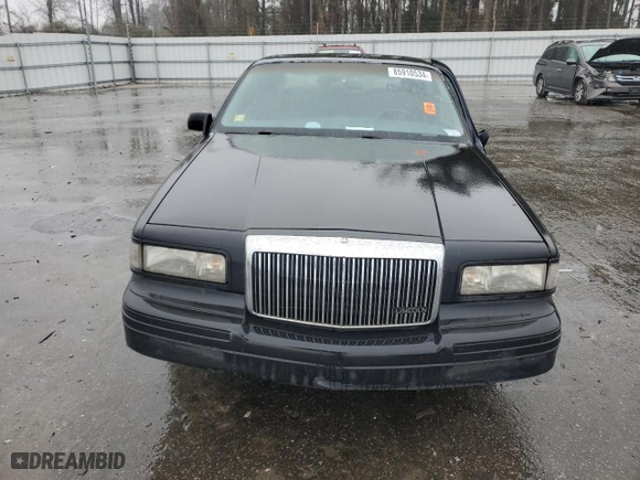 1997 Lincoln Town Car Executive with VIN 1LNLM81W7VY720905, listed as a Copart auction lot 85910534 with 0 mi miles and Salvage Title. Bid and sale history available at carsss.com. Image 5.
