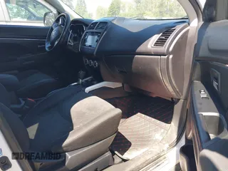 2014 Mitsubishi Outlander SE z VIN 4A4AP4AU3EE024904, wystawiony jako IAAI lot #42373011 z przebiegiem 121 482 mil mil oraz . Historia ofert i sprzedaży dostępna na DreamBid. Obrazek 5.