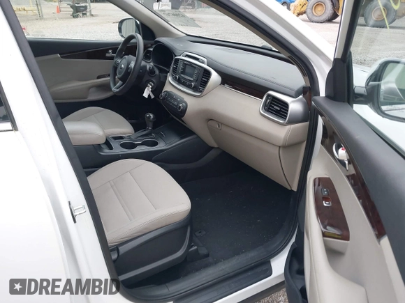 2016 Kia Sorento LX with VIN 5XYPGDA59GG150351, listed as a IAAI auction lot 42006707 with 152,617 mi miles and . Bid and sale history available at carsss.com. Image 5.