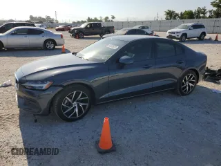 2020 Volvo S60 Momentum with VIN 7JR102FK6LG067109, listed as a Copart auction lot 63903023 with 23,696 mi miles. Bid and sale history available at carsss.com. Image 1.