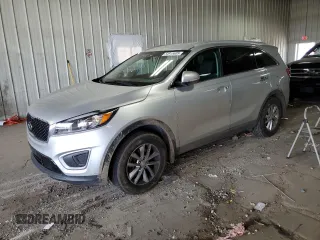 2017 Kia Sorento LX z VIN 5XYPG4A33HG218448, wystawiony jako Copart lot #54915605 z przebiegiem 102 932 mil mil oraz Czysty tytuł • Clean title. Historia ofert i sprzedaży dostępna na DreamBid. Obrazek 1.