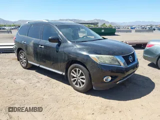 2014 Nissan Pathfinder S z VIN 5N1AR2MN7EC662591, wystawiony jako IAAI lot #42319604 z przebiegiem 159 311 mil mil oraz . Historia ofert i sprzedaży dostępna na DreamBid. Obrazek 1.