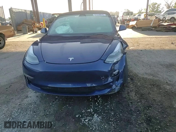 2023 Tesla Model 3 Performance z VIN 5YJ3E1EC5PF634178, wystawiony jako Copart lot #52530845 z przebiegiem 22 618 mil mil oraz Szkoda całkowita • Salvage title. Historia ofert i sprzedaży dostępna na DreamBid. Obrazek 13.