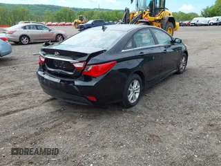 2014 Hyundai Sonata GLS z VIN 5NPEB4AC5EH944421, wystawiony jako IAAI lot #41875937 z przebiegiem 115 699 mil mil oraz . Historia ofert i sprzedaży dostępna na DreamBid. Obrazek 4.
