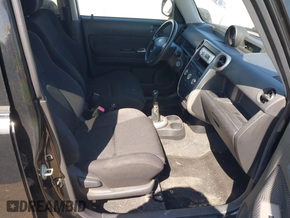 2005 Scion xB with VIN JTLKT334550178997, listed as a IAAI auction lot 41989189 with 163,834 mi miles. Bid and sale history available at carsss.com. Image 5.