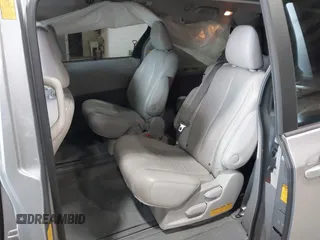 2013 Toyota Sienna XLE AAS with VIN 5TDYK3DC5DS363822, listed as a IAAI auction lot 42019598 with 74,508 mi miles. Bid and sale history available at carsss.com. Image 8.