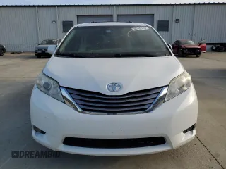 2015 Toyota Sienna XLE z VIN 5TDYK3DC2FS554374, wystawiony jako Copart lot #49789715 z przebiegiem 225 526 mil mil oraz Szkoda całkowita • Salvage title. Historia ofert i sprzedaży dostępna na DreamBid. Obrazek 5.