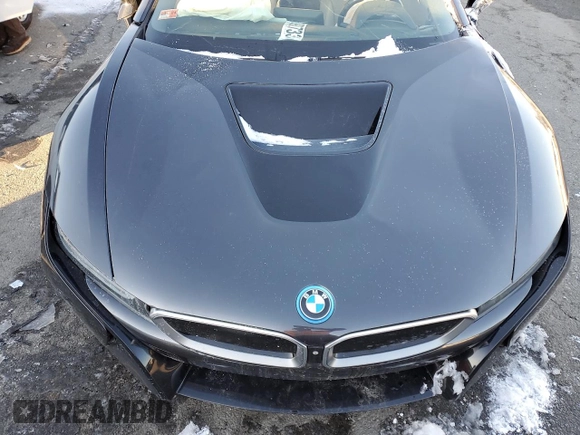 2015 BMW i8 z VIN WBY2Z2C57FV392308, wystawiony jako Copart lot #85937334 z przebiegiem Nie podano mil oraz Szkoda całkowita • Salvage title. Historia ofert i sprzedaży dostępna na DreamBid. Obrazek 11.