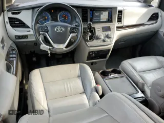 2017 Toyota Sienna XLE Auto Access Seat z VIN 5TDYZ3DC5HS772503, wystawiony jako Copart lot #54207045 z przebiegiem 158 251 mil mil oraz Szkody całkowita. Historia ofert i sprzedaży dostępna na DreamBid. Obrazek 8.