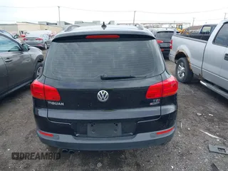2017 Volkswagen Tiguan S z VIN WVGBV7AX1HK031235, wystawiony jako IAAI lot #42146876 z przebiegiem 95 028 mil mil oraz . Historia ofert i sprzedaży dostępna na DreamBid. Obrazek 16.