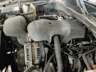 2005 Chevrolet Silverado 1500 Z71 с VIN 1GCEK19Z05Z230504, выставлен на аукционе IAAI как лот 42797321 с пробегом 226 733 миль миль и . История ставок и продаж доступна на DreamBid. Изображение 19.