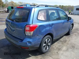 2018 Subaru Forester z VIN JF2SJABC9JH525596, wystawiony jako IAAI lot #41941424 z przebiegiem 32 622 mil mil oraz . Historia ofert i sprzedaży dostępna na DreamBid. Obrazek 4.