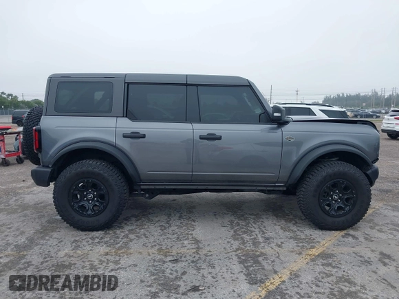 2023 Ford Bronco with VIN 1FMEE5DPXPLC01694, listed as a IAAI auction lot 41389276 with 10,512 mi miles. Bid and sale history available at carsss.com. Image 14.