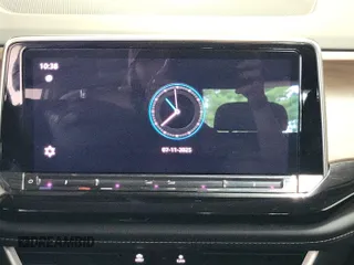 2024 Volkswagen Atlas SE z VIN 1V2HR2CA9RC558223, wystawiony jako IAAI lot #42785440 z przebiegiem 22 426 mil mil oraz . Historia ofert i sprzedaży dostępna na DreamBid. Obrazek 3.