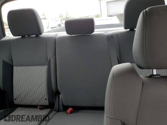 2016 Toyota Tundra SR z VIN 5TFUM5F16GX066153, wystawiony jako Copart lot #73083944 z przebiegiem 68 517 mil mil oraz Szkoda całkowita • Salvage title. Historia ofert i sprzedaży dostępna na DreamBid. Obrazek 10.