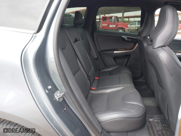 2016 Volvo XC60 T5 Platinum with VIN YV4612RM7G2807796, listed as a IAAI auction lot 41920432 with 139,003 mi miles. Bid and sale history available at carsss.com. Image 8.