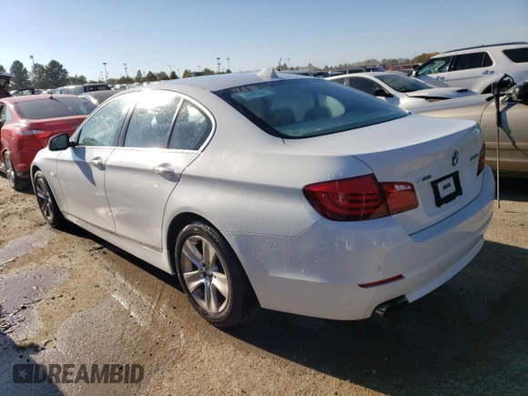 2013 BMW 5 Series 528i xDrive with VIN WBAXH5C55DD113871, listed as a Copart auction lot 73201063 with 71,252 mi miles and Salvage Title. Bid and sale history available at carsss.com. Image 2.
