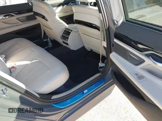 2022 BMW 7 Series 740i with VIN WBA7T2C06NCK24468, listed as a IAAI auction lot 41482722 with 1 mi miles. Bid and sale history available at carsss.com. Image 8.