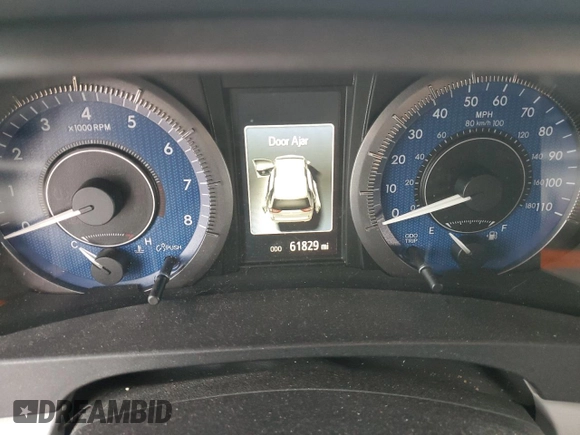 2019 Toyota Sienna XLE with VIN 5TDDZ3DC0KS224611, listed as a Copart auction lot 47667495 with 61,829 mi miles and Salvage Title. Bid and sale history available at carsss.com. Image 9.