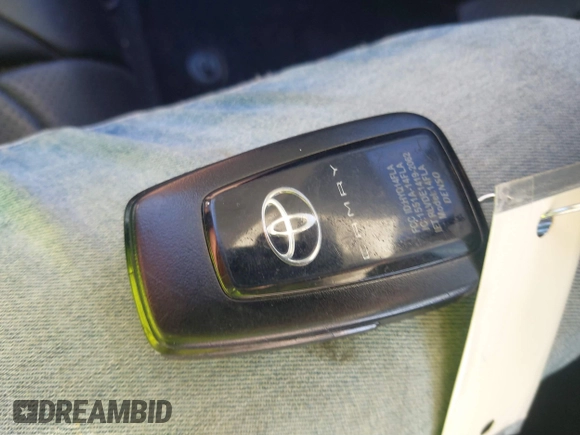 2024 Toyota Camry LE z VIN 4T1R11AK3RU254717, wystawiony jako IAAI lot #41709040 z przebiegiem 11 338 mil mil oraz . Historia ofert i sprzedaży dostępna na DreamBid. Obrazek 11.