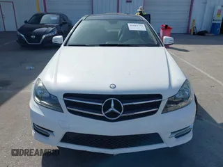 2015 Mercedes-Benz C 250 z VIN WDDGJ4HB5FG387742, wystawiony jako IAAI lot #41843773 z przebiegiem 77 548 mil mil oraz . Historia ofert i sprzedaży dostępna na DreamBid. Obrazek 12.