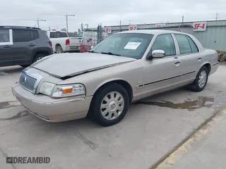 2007 Mercury Grand Marquis LS with VIN 2MEHM75V87X612932, listed as a IAAI auction lot 41697881 with 189,400 mi miles. Bid and sale history available at carsss.com. Image 17.
