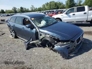 2023 Volvo V90 Ultimate z VIN YV4062NC8P1163218, wystawiony jako Copart lot #69917884 z przebiegiem 21 683 mil mil oraz Szkody całkowita. Historia ofert i sprzedaży dostępna na DreamBid. Obrazek 4.