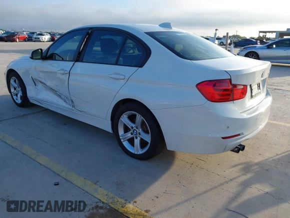 2015 BMW 3 Series 328i с VIN WBA3C1C59FK120021, выставлен на аукционе IAAI как лот 42579388 с пробегом 204 475 миль миль и . История ставок и продаж доступна на DreamBid. Изображение 3.