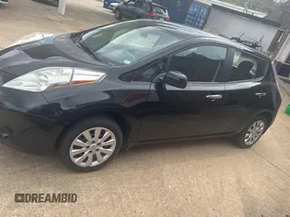 2015 Nissan LEAF S with VIN 1N4AZ0CPXFC308227, listed as a Copart auction lot 52903205 with 86,161 mi miles and Clean Title. Bid and sale history available at carsss.com. Image 2.