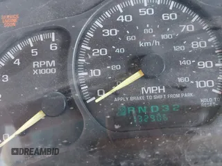 2000 GMC Sierra 1500 SL with VIN 1GTEC14V1YZ331363, listed as a IAAI auction lot 41652287 with Not provided miles and . Bid and sale history available at DreamBid. Image 15.