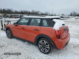 2021 MINI Hardtop 4 Door Cooper S with VIN WMWXU9C04M2N52840, listed as a Copart auction lot 89365525 with 27,921 mi miles and Salvage title. Bid and sale history available at DreamBid. Image 2.